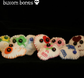 Sugar_Skulls_Brooch_01